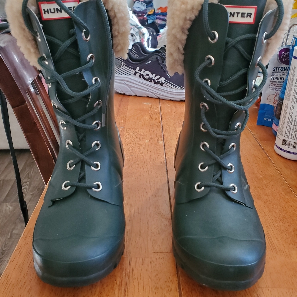 Hunter rain boots with sherpa